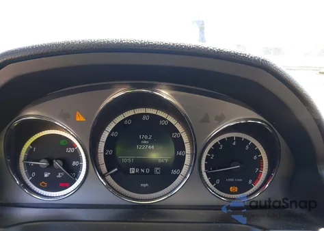 2010 Mercedes-Benz C 300 Luxury 4Matic/Sport 4Matic from USA, damaged, VIN WDDGF8BB1AR126896